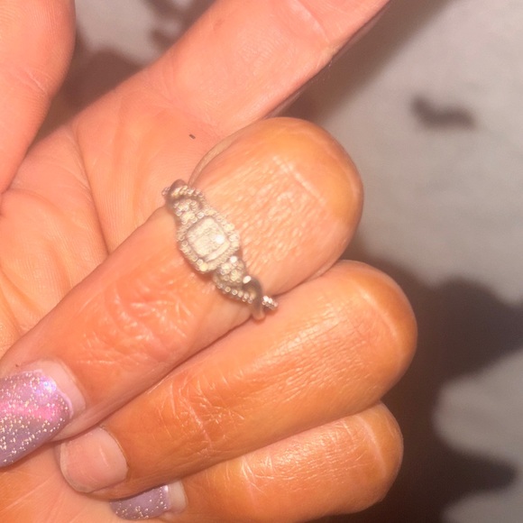 Elegant Silver Ring